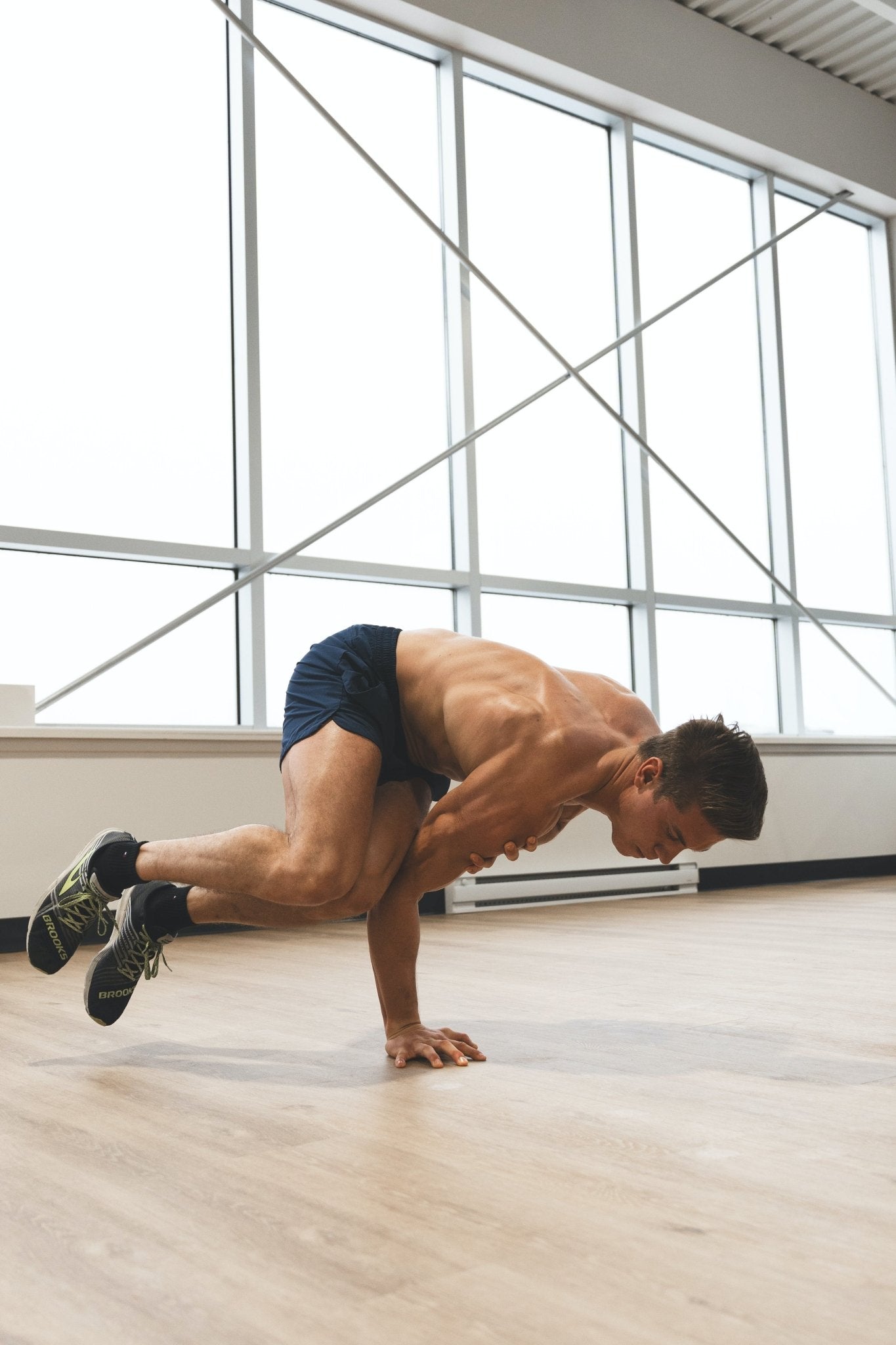Mastering the Basics: A Comprehensive Guide to Strength Training for Beginners - SNO